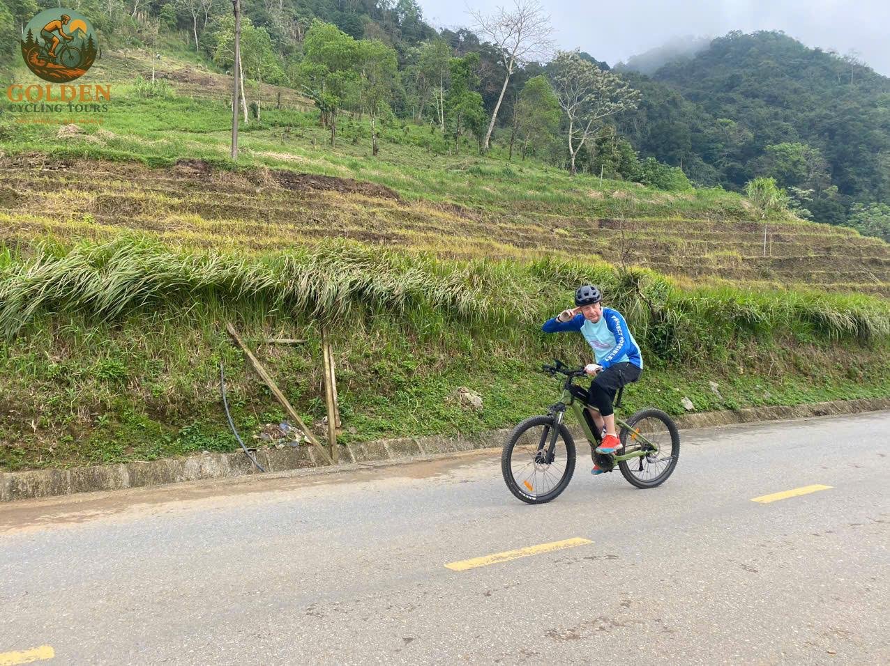 15-Day North Vietnam Cycling Tour: Hanoi, Sa Pa, Ha Giang & Ba Be